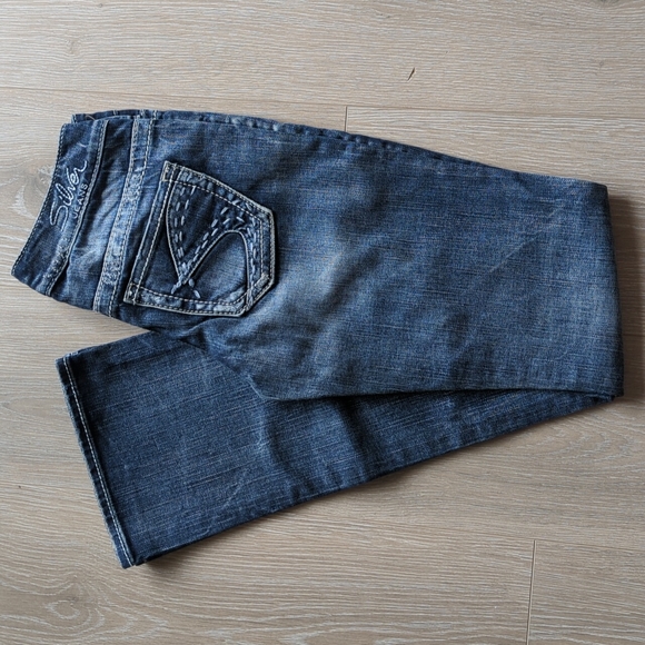 Silver jeans Toni straight leg dark wash 25/33